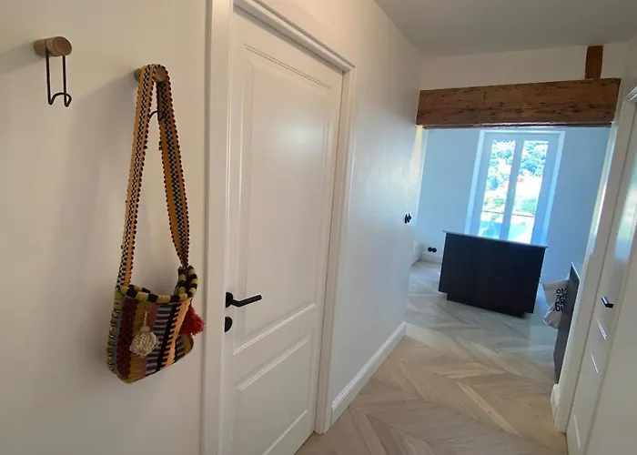 Beautiful And Bright 2 Menton